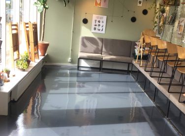 Vloer winkel, vloer horeca, gietvloer, epoxy vloer