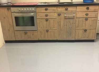 Horeca en recreatie vloeren - Vloer keuken - Vloeistofdichte vloer - Hygiënisch