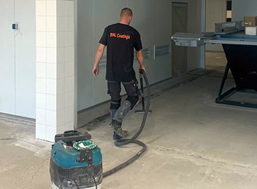 Bewerken oude vloer voor betere hechting